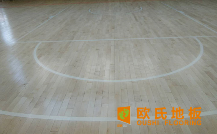 学校篮球场木地板多少钱合适