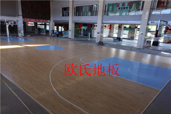 龙岩市蓝天综合场馆专业篮球木地板工程竣工